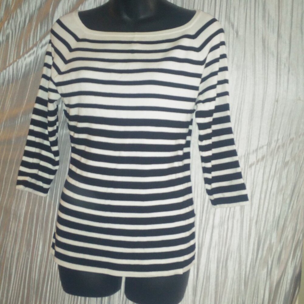 CHICO'S BLACK & WHITE STRIPED TOP SIZE 1